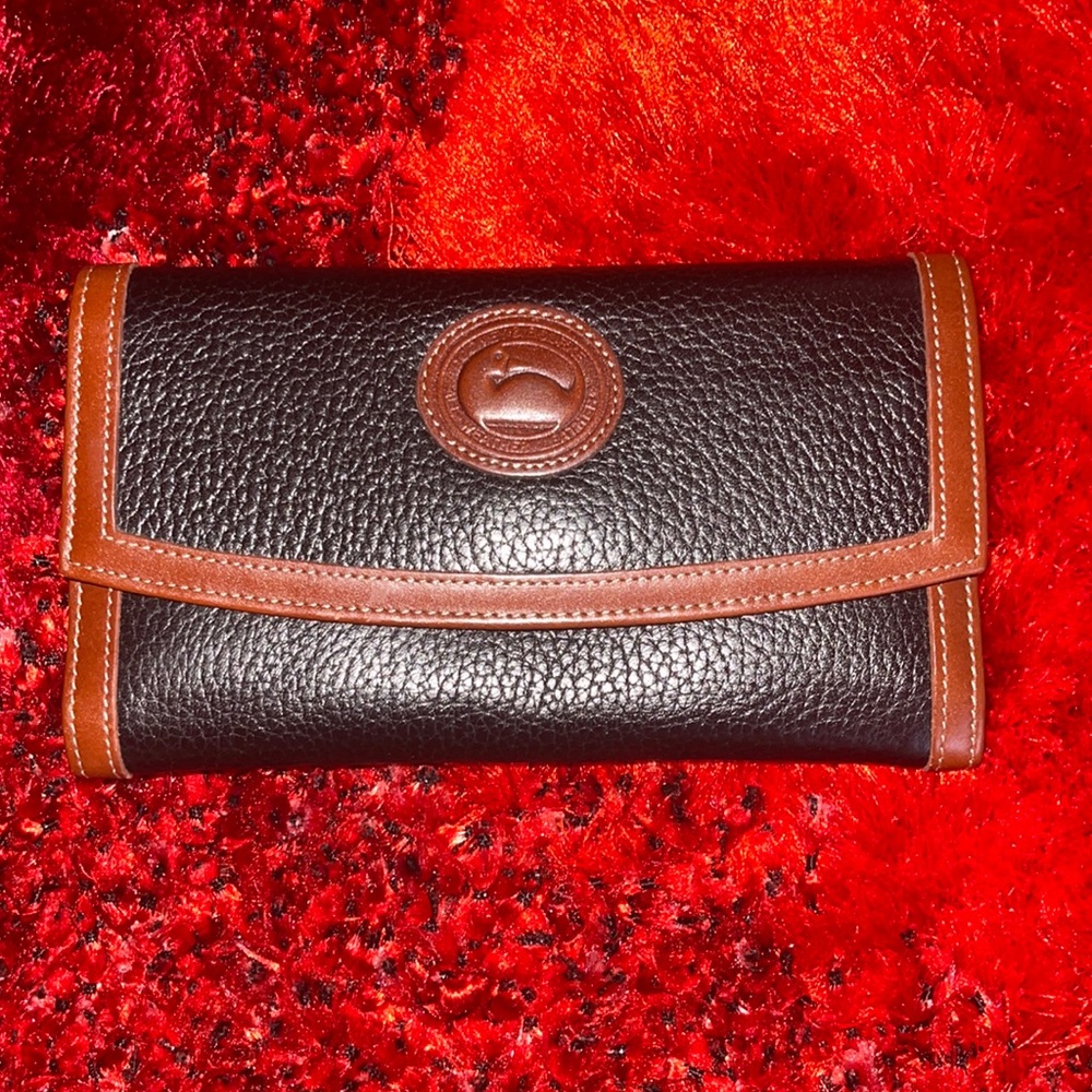 Dooney & Bourke wallet